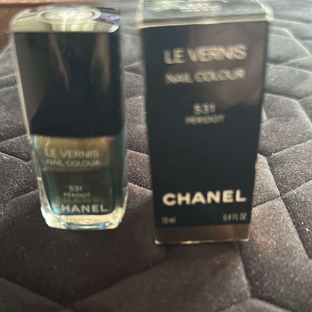 LOOKING FOR Chanel Le Vernis Nail Colour 531 Peridot